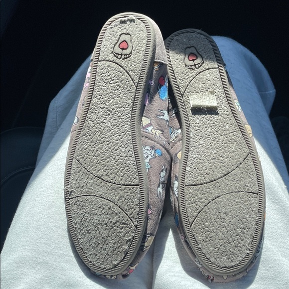 BOBS from Skechers Gray Printed flat memory foam shoes with doggie 🐶 design - Picture 7 of 8